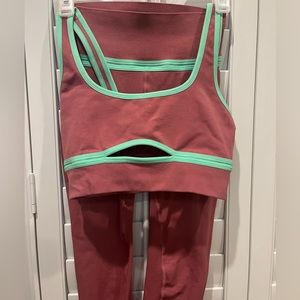 Rylie SculptKnit Cut Out Front Bra and SculptKnit® High-Waisted Cut-out Legging